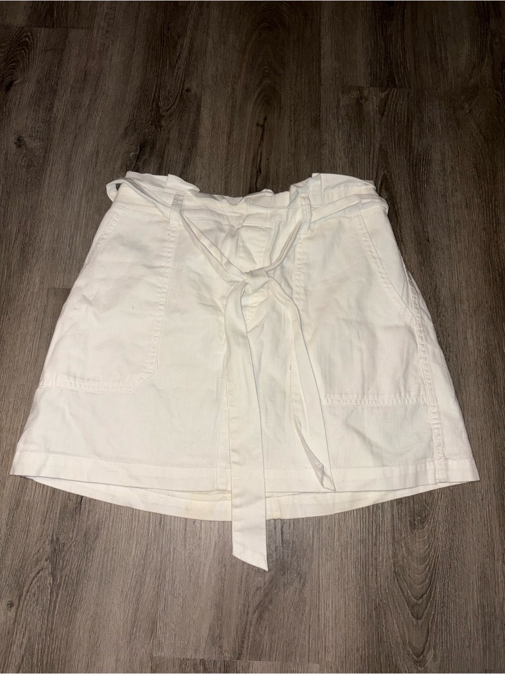American Eagle | White Skirt